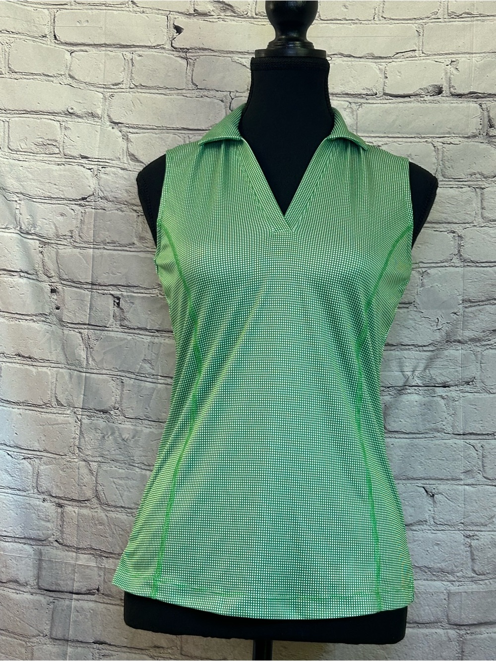 PGA Tour Green Sleeveless Collared V-Neck Tank